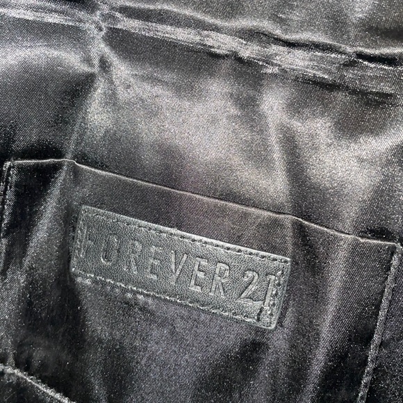 Forever 21 Sequined Clutch Purse With Silver Chain Strap - Picture 7 of 8